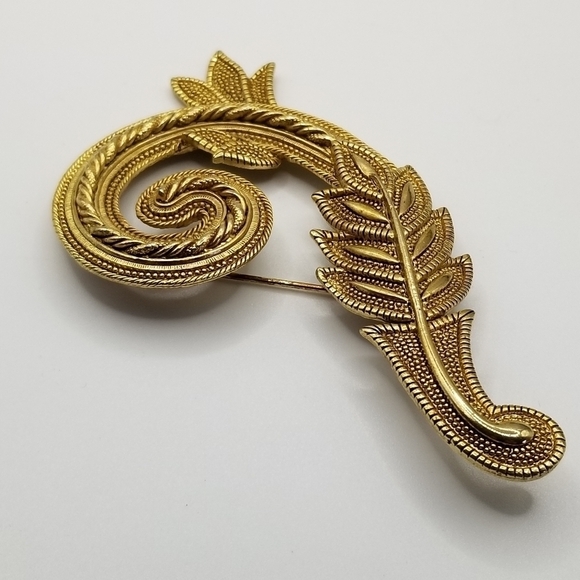 Vintage Signed JJ Gold Tone Art Deco Swirl Feather Leaf Brooch Bar Pin Ornate - Picture 9 of 15